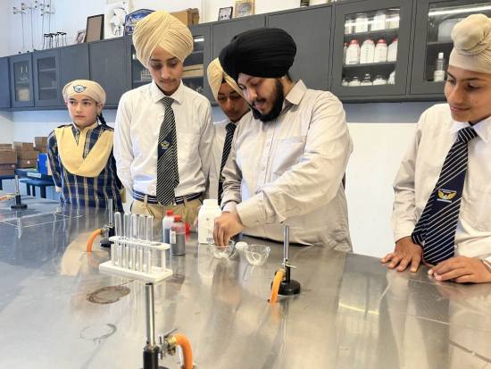 Integrated Smart Classrooms in the Science Lab at Kalgidhar Public School